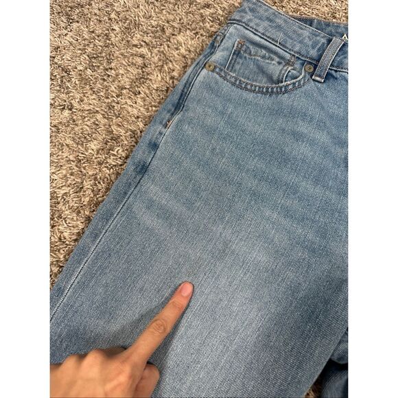 American Eagle Mom Jean Ripped Knees Distressed Denim High Rise Size 2 Blue - Picture 16 of 16